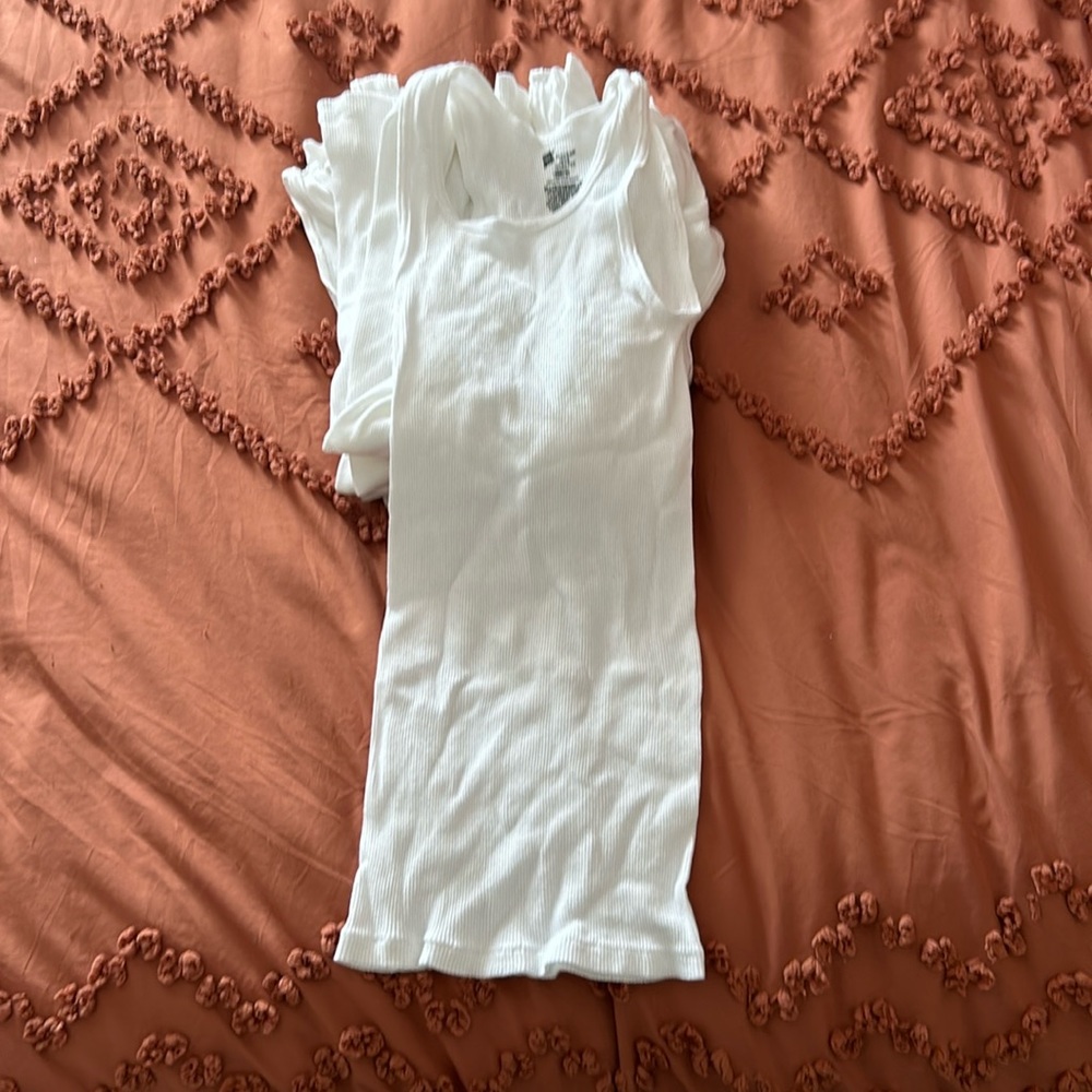 Men’s Hanes tank top undershirt